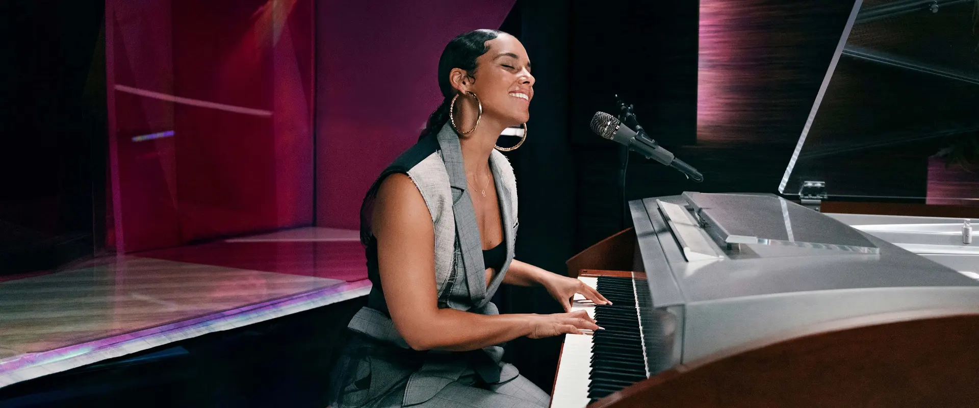 Alicia Keys - MasterClass - Teaches Songwriting and Producing